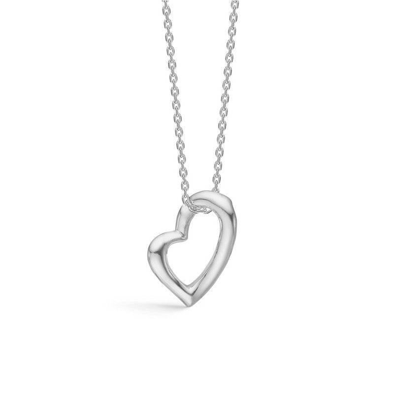 Melt My Heart halskæde fra Mads Z i sterlingsølv med hjertevedhæng og justerbar kædelængde 40–45 cm.